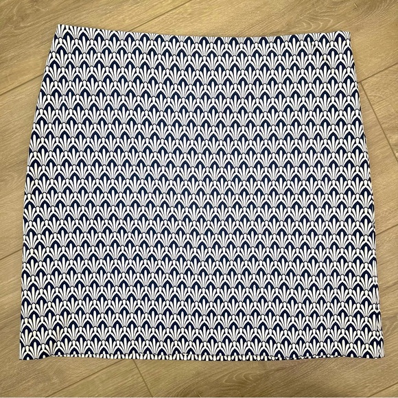 Talbots Dresses & Skirts - Talbots Skirt 14P Blue White Art Deco Fans Print Side Zip Cotton Blend